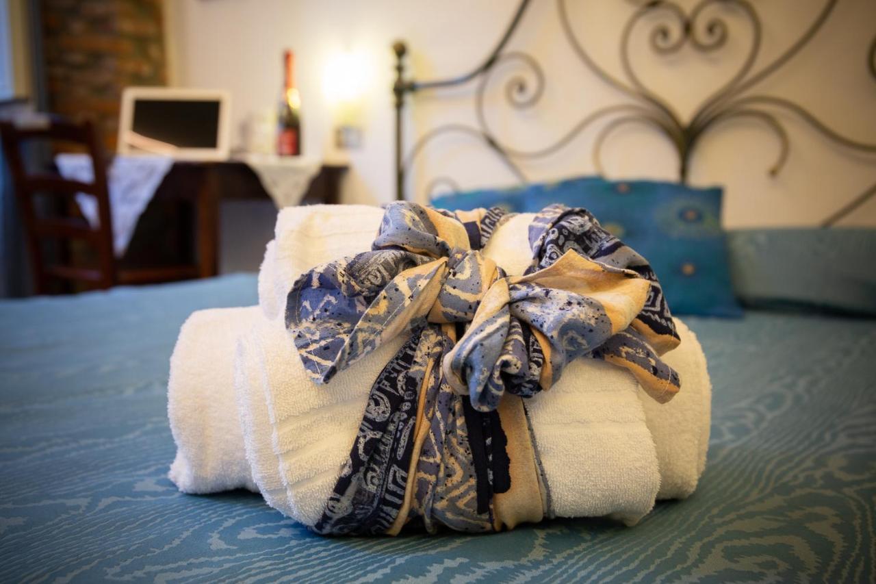 Via Mazzini - Francamaria Rooms Вернацца Экстерьер фото