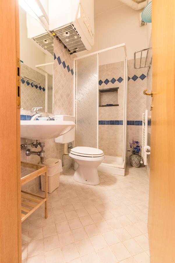 Via Mazzini - Francamaria Rooms Вернацца Экстерьер фото