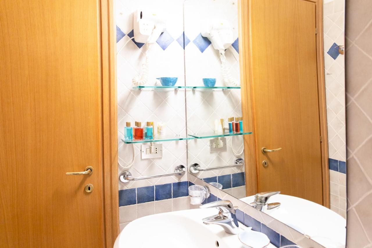 Via Mazzini - Francamaria Rooms Вернацца Экстерьер фото