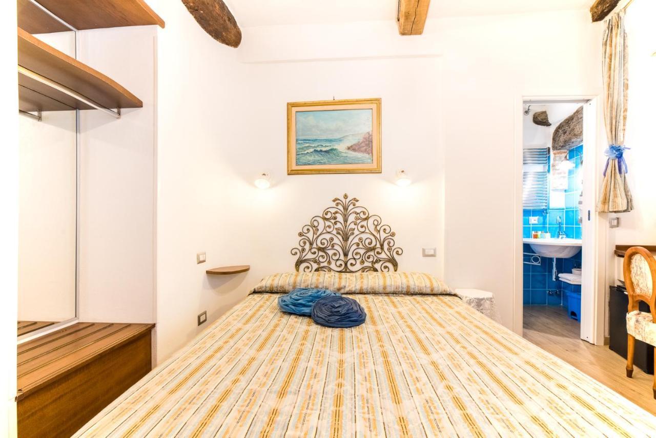 Via Mazzini - Francamaria Rooms Вернацца Экстерьер фото