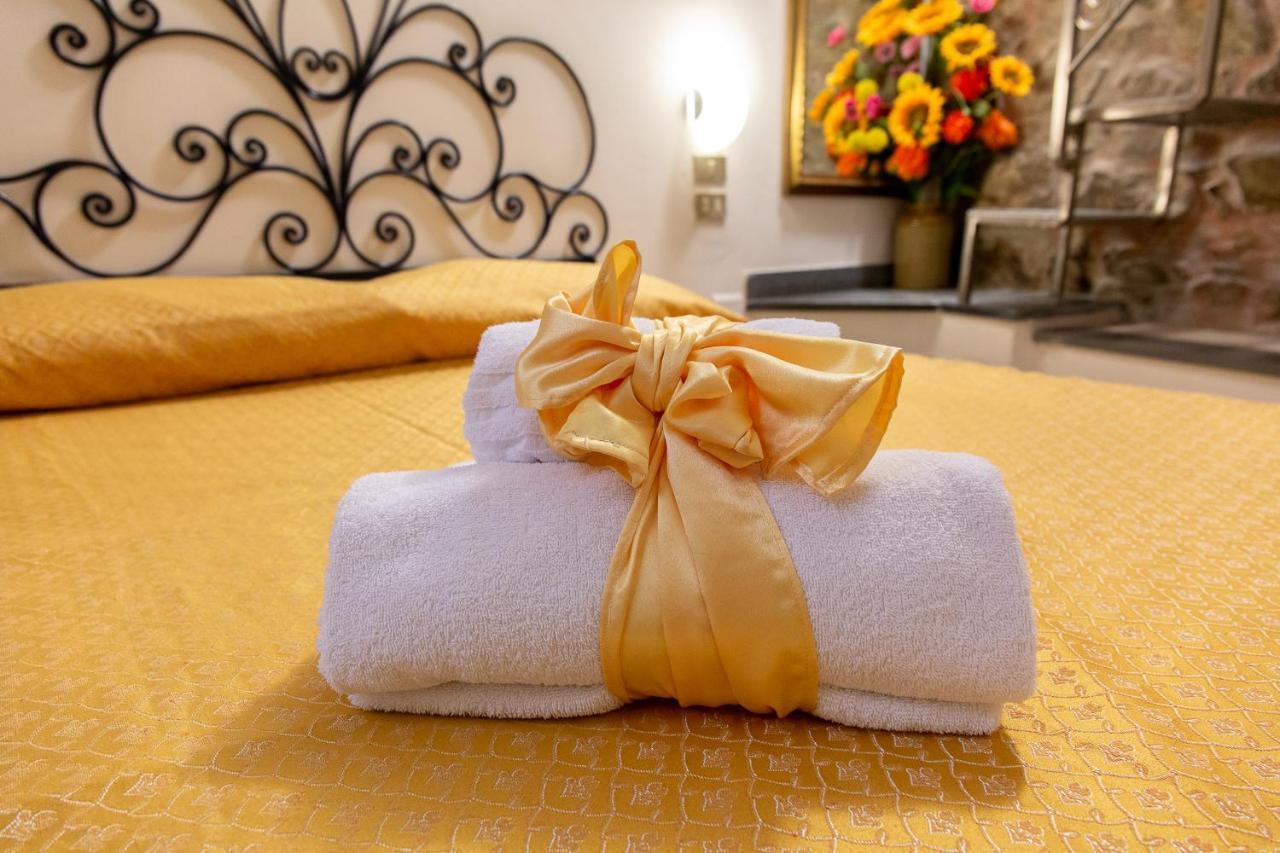 Via Mazzini - Francamaria Rooms Вернацца Экстерьер фото