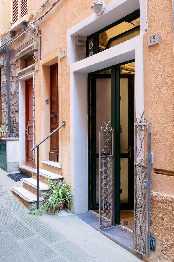 Via Mazzini - Francamaria Rooms Вернацца Экстерьер фото