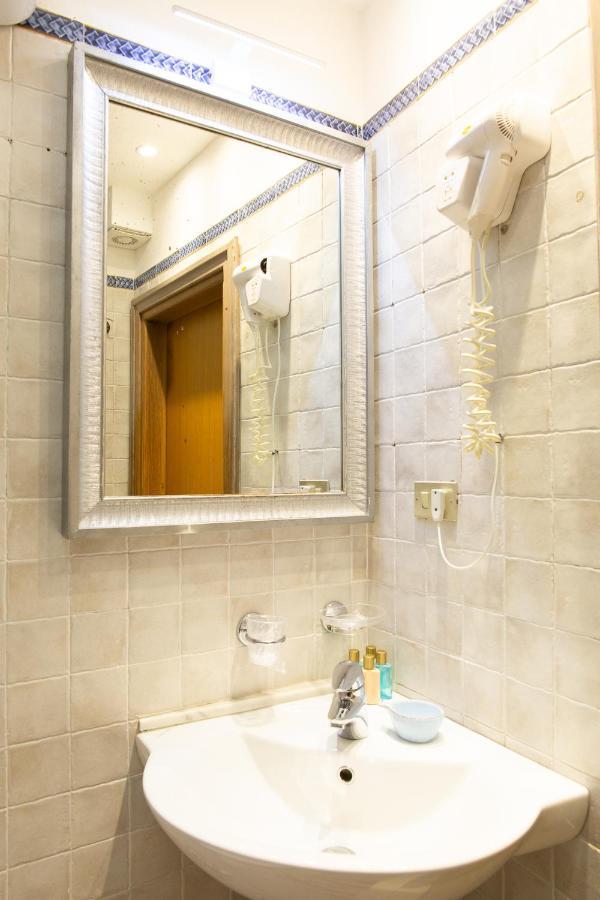Via Mazzini - Francamaria Rooms Вернацца Экстерьер фото