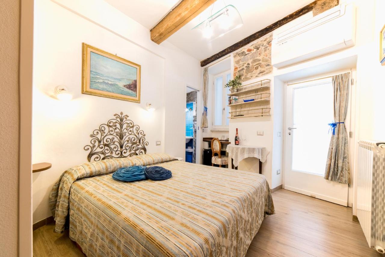 Via Mazzini - Francamaria Rooms Вернацца Экстерьер фото