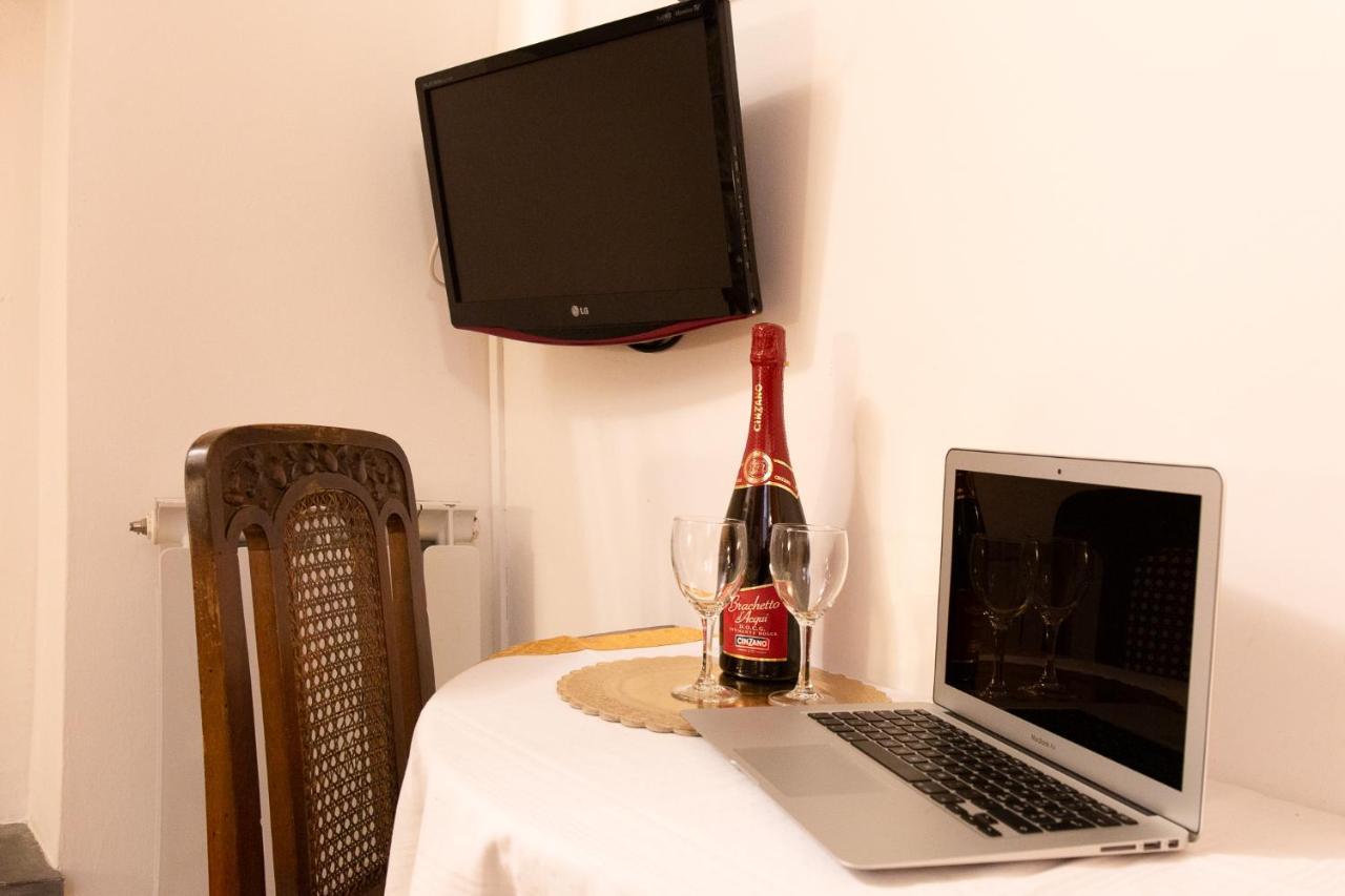 Via Mazzini - Francamaria Rooms Вернацца Экстерьер фото